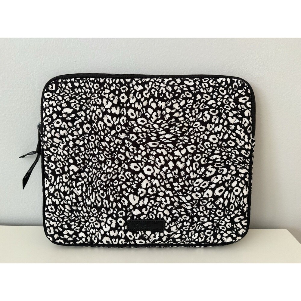 Vera Bradley Camo Cat Zippered iPad Tablet Sleeve Black & White Padded EUC